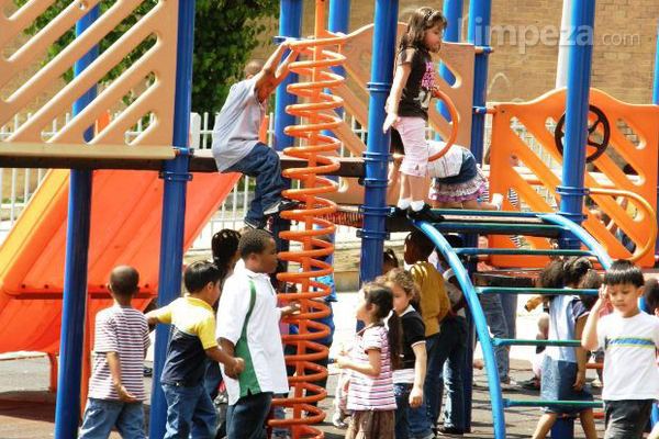 Verão e férias, trabalho extra para setor de limpeza