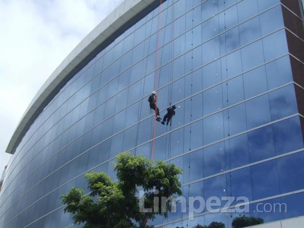 Limpeza de fachadas