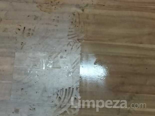 Tratamento de piso laminado