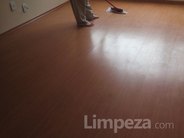 Limpeza de piso laminado 