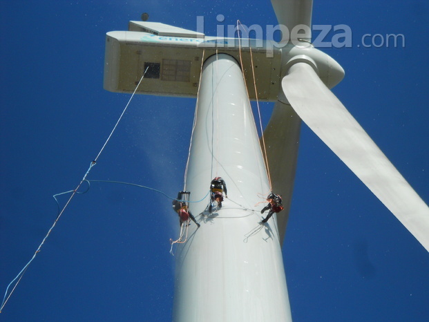 Limpeza de aparelho eólico