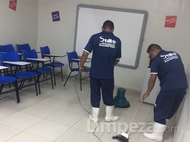 SERVIÇOS DE LIMPEZA EM AMBIENTE INTERNO