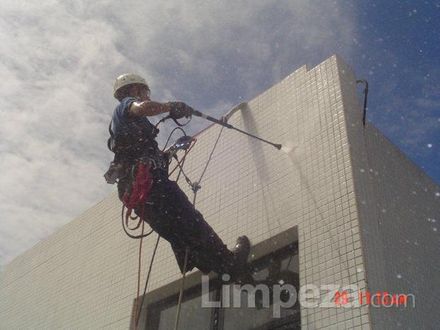 Limpeza Externa da Fachada