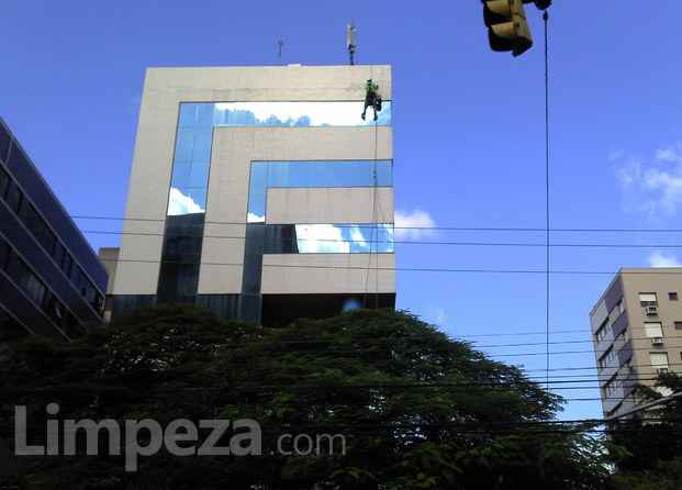 Limpeza de vidros e vedação